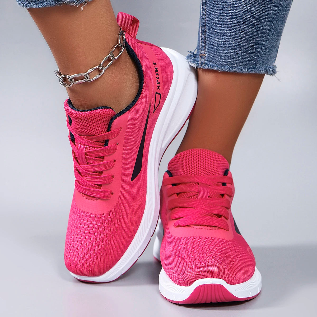 sports shoes,